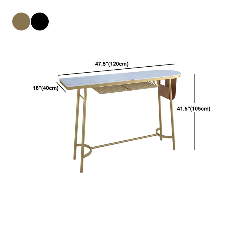 Scriva da bar del bistrot bar tradizionale in pietra di lussuoso bar con base di cavalletto