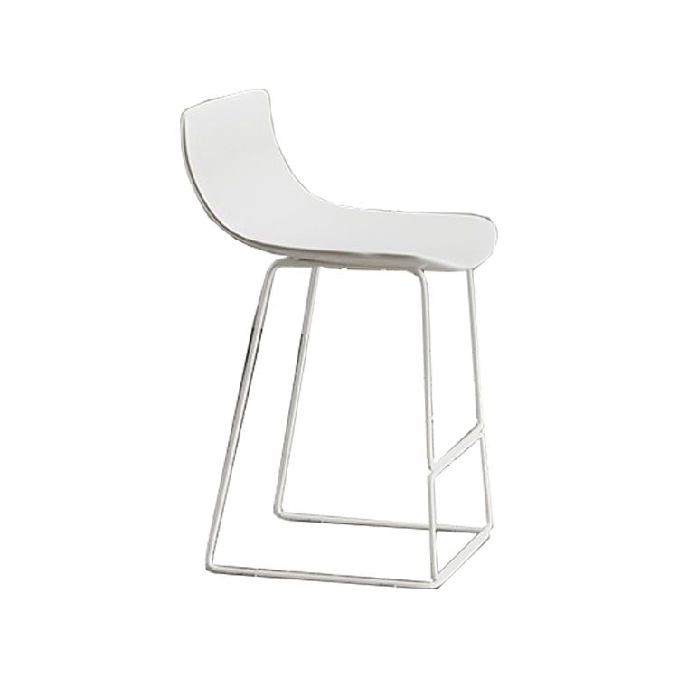 Sgabelli da pranzo contemporanei in plastica da bar in goccia con base di metallo