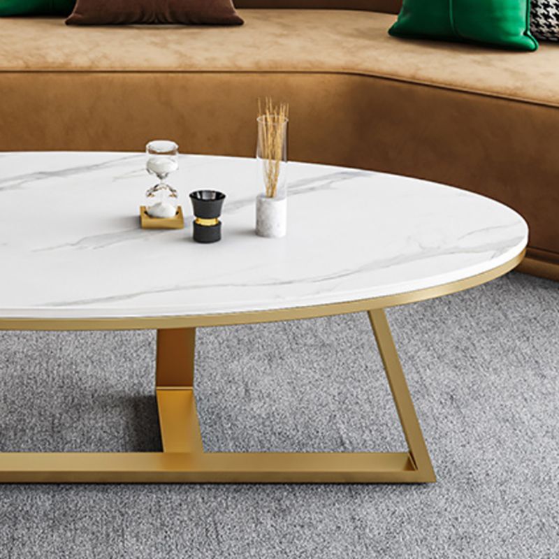 Tavolino da caffè in pietra ovale bianca con tavolino da cocktail a base di ferro