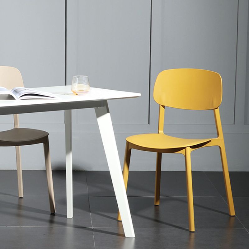 Silla de plástico de la parte posterior abierta moderna silla de brazo de plástico para el dormitorio