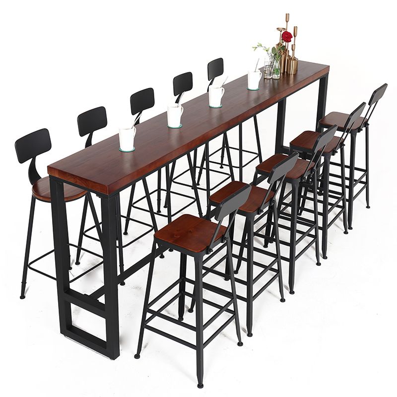 Table de bar rectangulaire à hauteur de barre avec base en métal noir pour utilisation sur patio