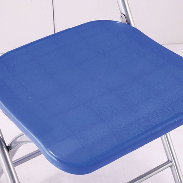 Sedia da ufficio imbottita moderna senza braccio.