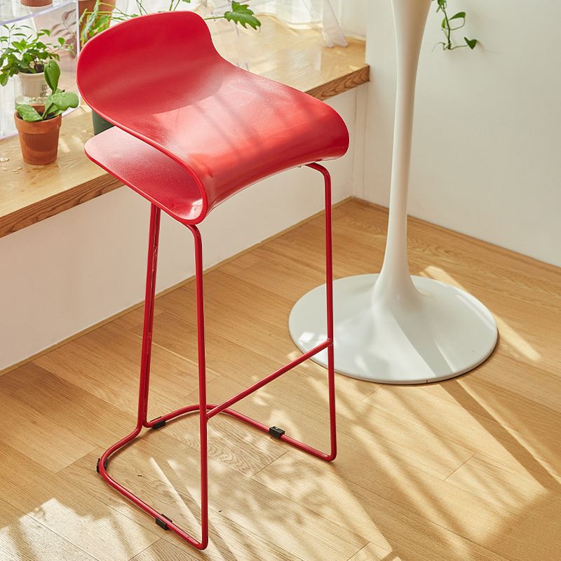 Scandinavian Restaurant Footrest Stool Matte Finish Plastic Bar Stool Clearhalo 'Bar Furniture' 'Bar Stools' 'bar_stools' 'furn' 'furn_bar_stools' 'Furniture' 'furniture_bar_stools' 'Kitchen & Dining Furniture' 1200x1200_48aeec16-92d4-4f21-bddc-60a6829209aa