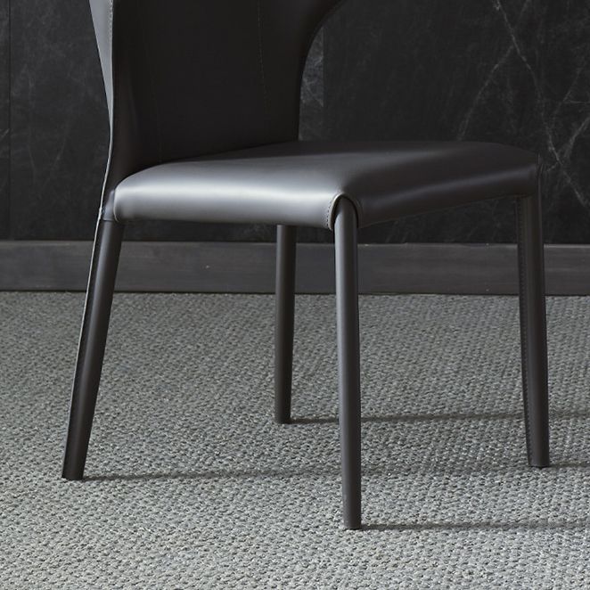 マット仕上げウィングバックダイニングチェアデザイナースタイルのミーティングルームレザーサイドチェア
