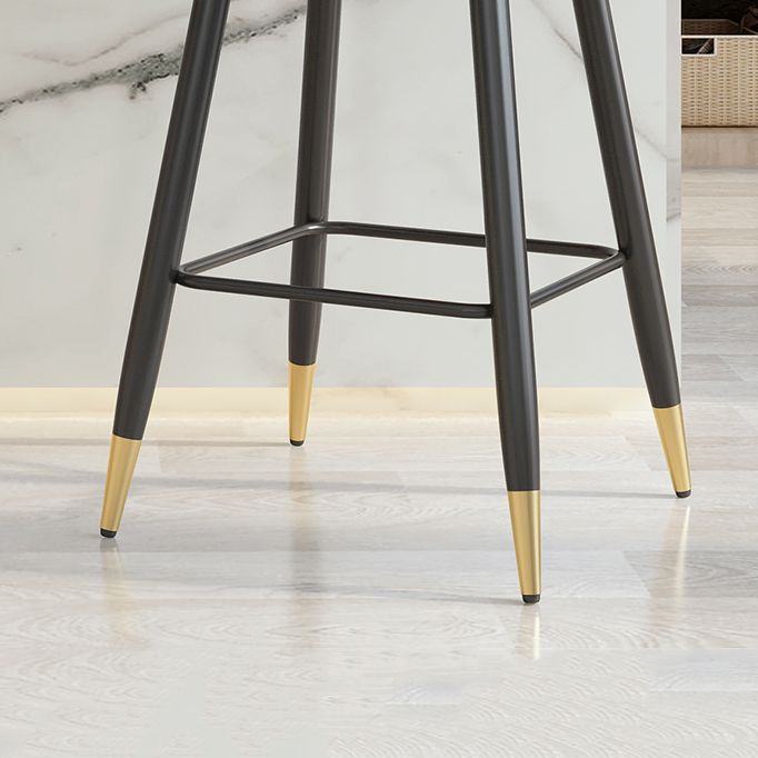 Glam Restaurant Leather Stool Matte Finish Footrest Armed Barstool Clearhalo 'Bar Furniture' 'Bar Stools' 'bar_stools' 'furn' 'furn_bar_stools' 'Furniture' 'furniture_bar_stools' 'Kitchen & Dining Furniture' 1200x1200_48d55138-a478-483b-a938-9932c46a263a