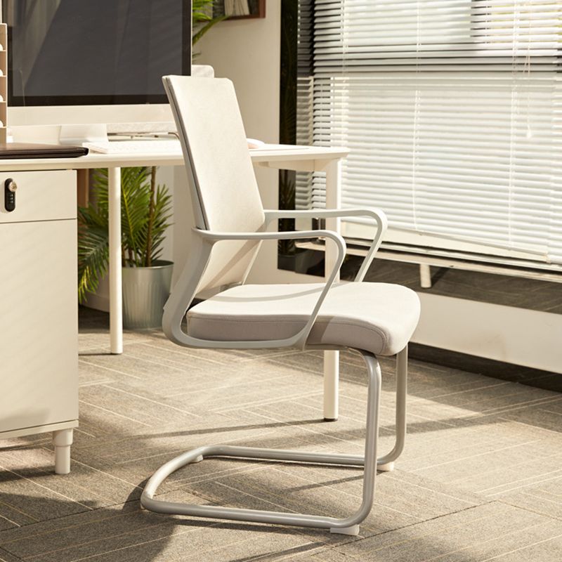 Sedia da ufficio moderna sedia a braccio fisso con schiena traspirante