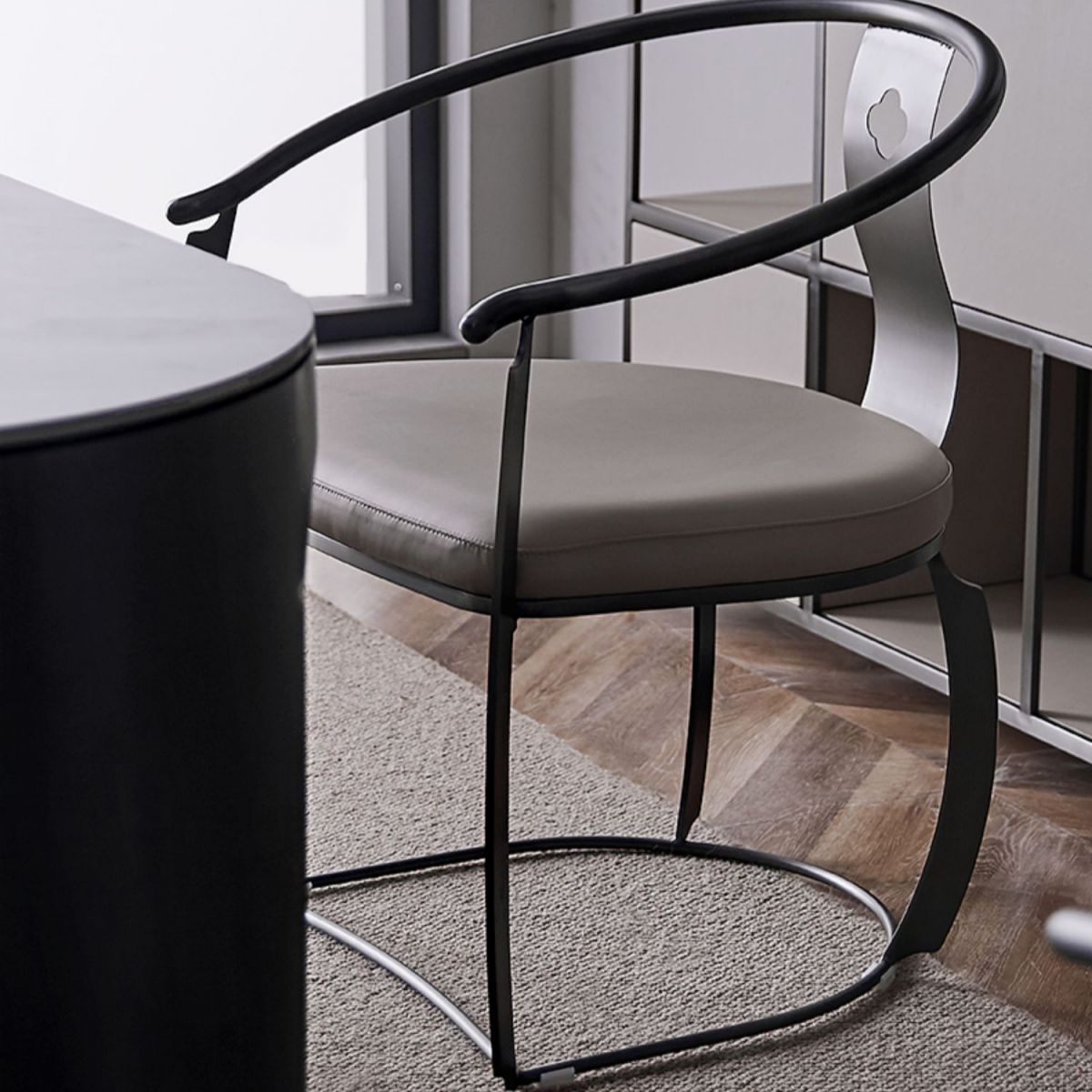 Glam Style Dining Chair Upholstered Arm Chair with Metal Base Clearhalo 'Dining Chairs' 'Dining Tables & Seating' 'dining_chair' 'furn' 'furn_dining_chair' 'Furniture' 'Kitchen & Dining Furniture' 1200x1200_48ed7cf2-1591-4cf8-bbf1-1bd42fa4fb2f