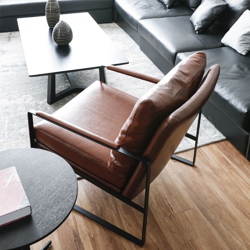 Polquadra di accento in pelle moderna a braccio moderno di metà secolo per camera da letto e soggiorno