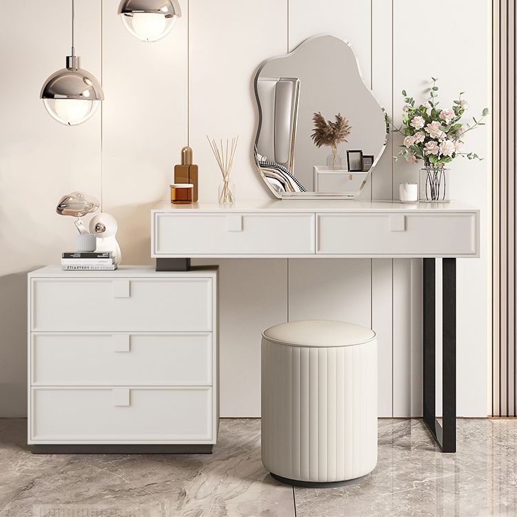 Standing White Makeup Vanity Desk Bedroom Vanity Dressing Table Set Clearhalo 'Bedroom Furniture' 'furn' 'furn_makeup_vanities' 'Furniture' 'Makeup Vanities' 'makeup_vanities' 1200x1200_497106de-402f-428e-b967-0157ea824e04