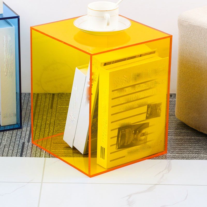 Libreria moderna di libreria chiusa.