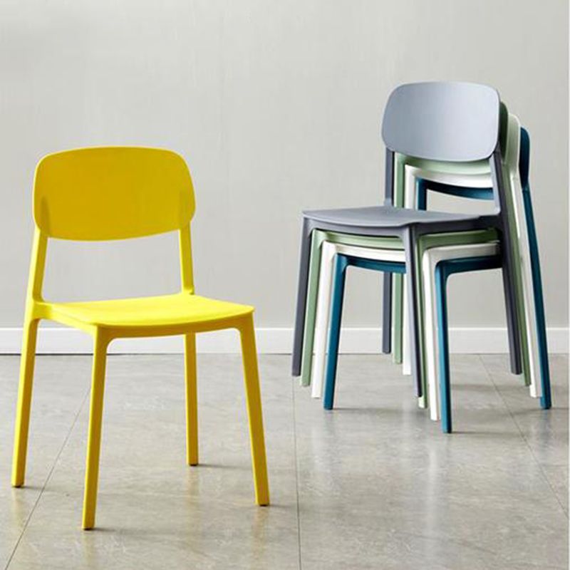 Sedia da pranzo per la sala da pranzo a casa sedia da pranzo con pila di plastica posteriore