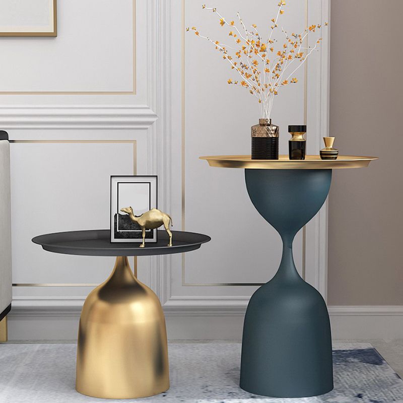 Round Pedestal Base Design Metal Table Medieval Modern Style Side Table Clearhalo 'Coffee & Accent Tables' 'End & Side Tables' 'end_side_tables' 'furn' 'furn_end_side_tables' 'Furniture' 'Living Room Furniture' 1200x1200_4a0477ee-ce3e-45be-8eb7-a9da62b3786c