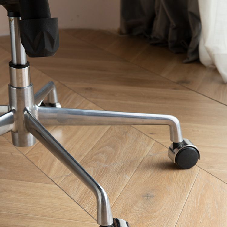 Silla de oficina de armas fija moderna Mecanismo de inclinación de cuero Silla de escritorio ergonómico