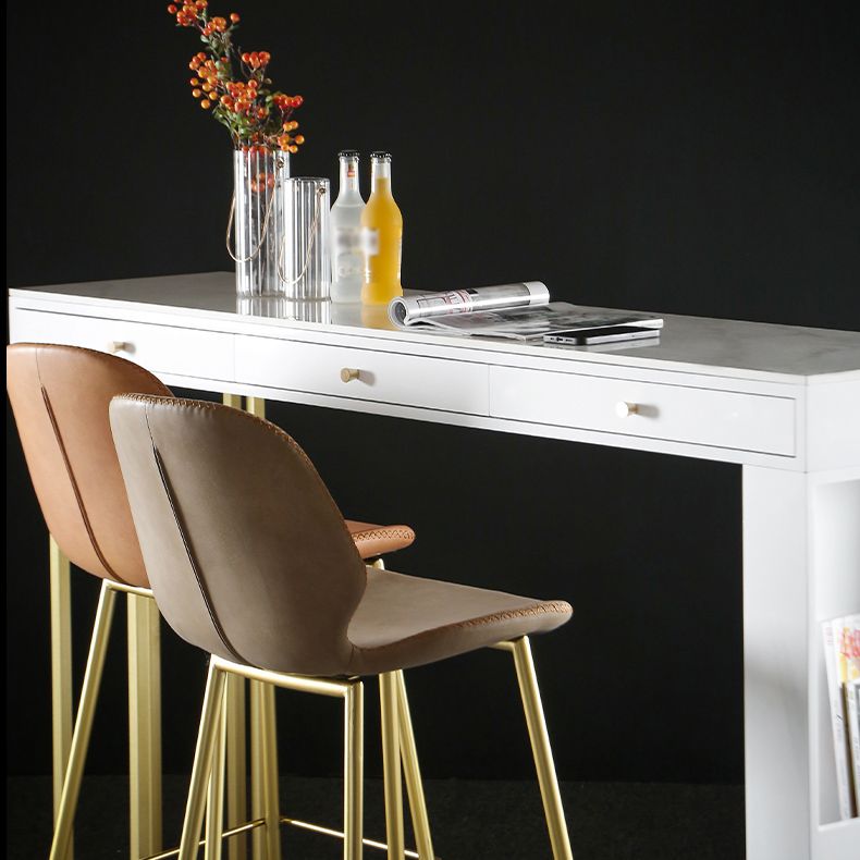 Tavolo da pranzo accento in pietra e metallo