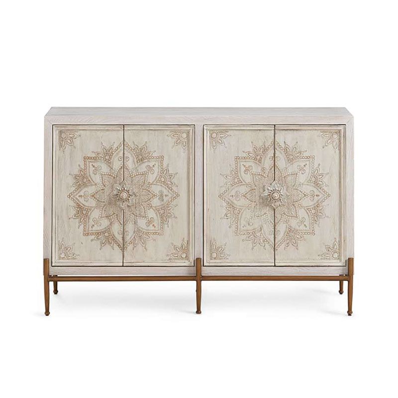 Gli armadietti in legno bianchi includevano un mobile accento con gambe dritte