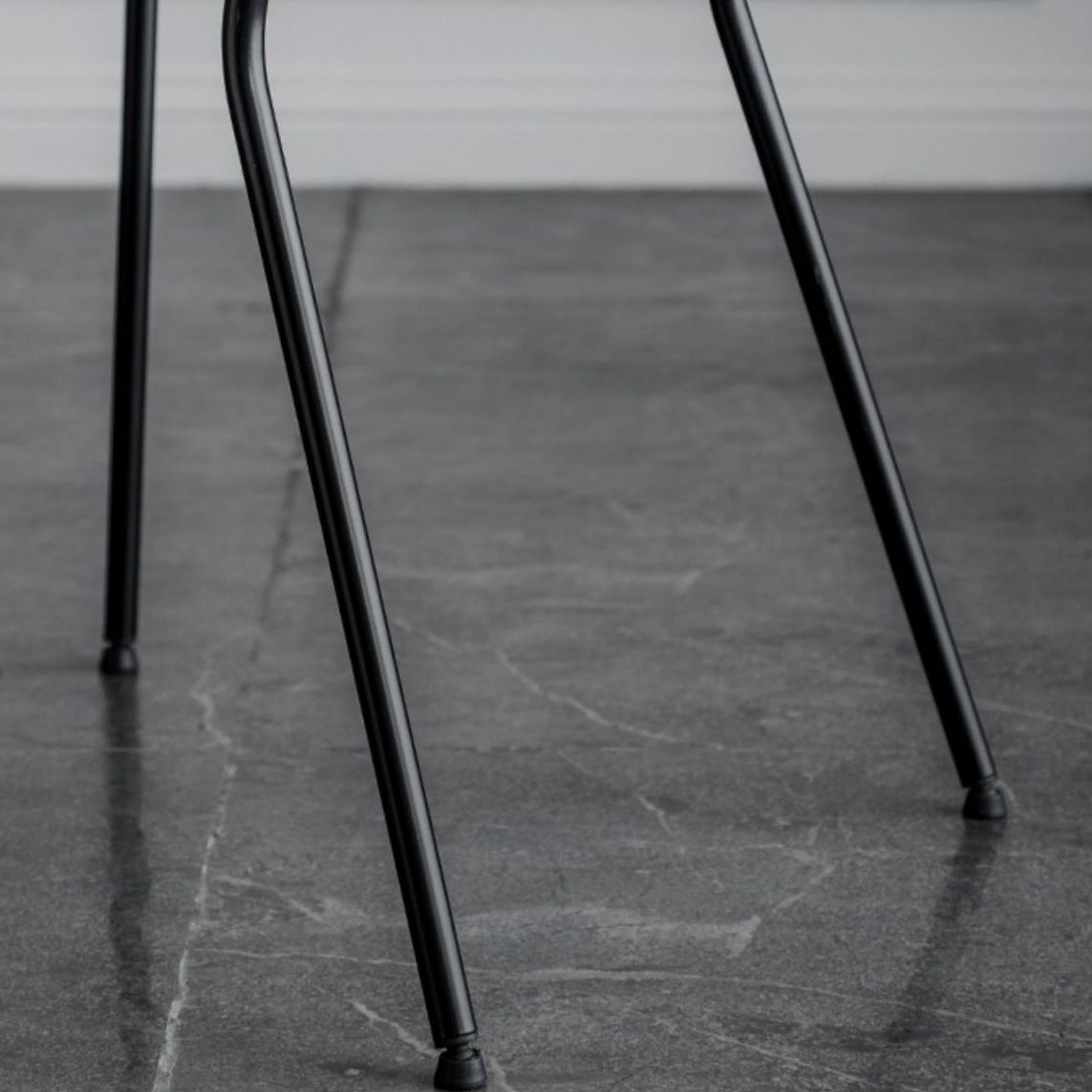 Industrial Style Patio Side Chair Open Back Armless Chair with Black Legs Clearhalo 'Dining Chairs' 'Dining Tables & Seating' 'dining_chair' 'furn' 'furn_dining_chair' 'Furniture' 'Kitchen & Dining Furniture' 1200x1200_4aa20afc-317a-4435-a2ea-1777990bb9a4