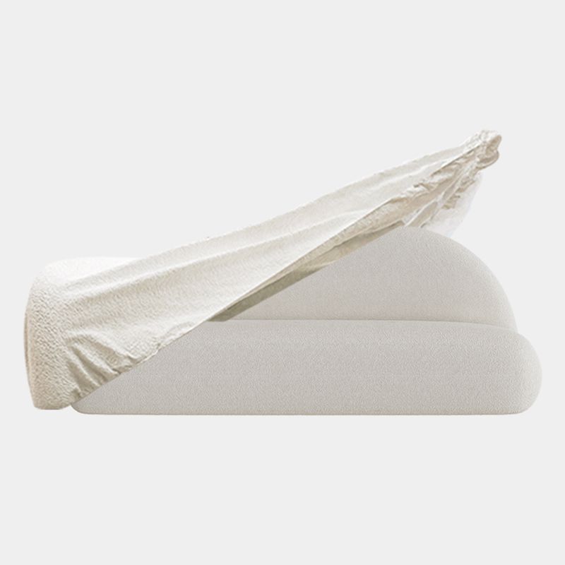 Sofá sofá sofá de lana curva en blanco para sala de estar, apartamento