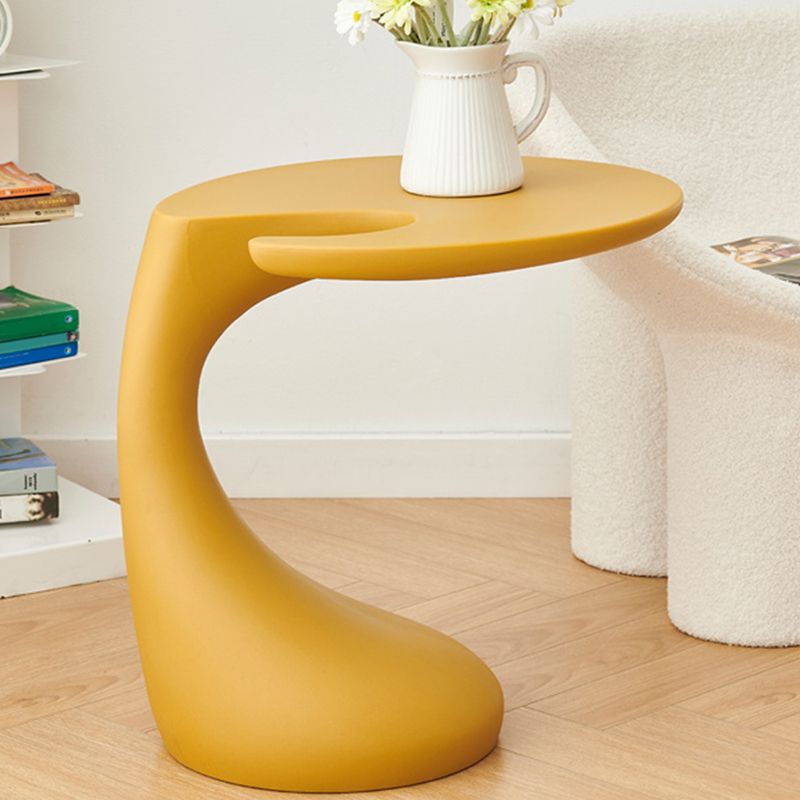 Modern Naturally Shaped End Table Plastic Table for Living Room