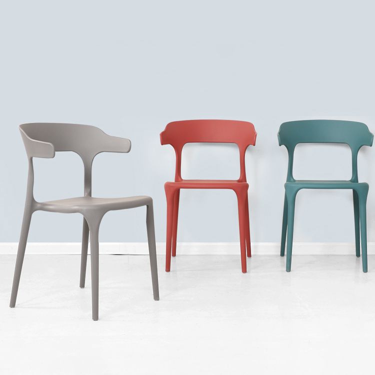 Moderne stijl eetkamerstoel plastic open achterstoel stoel voor woonkamer