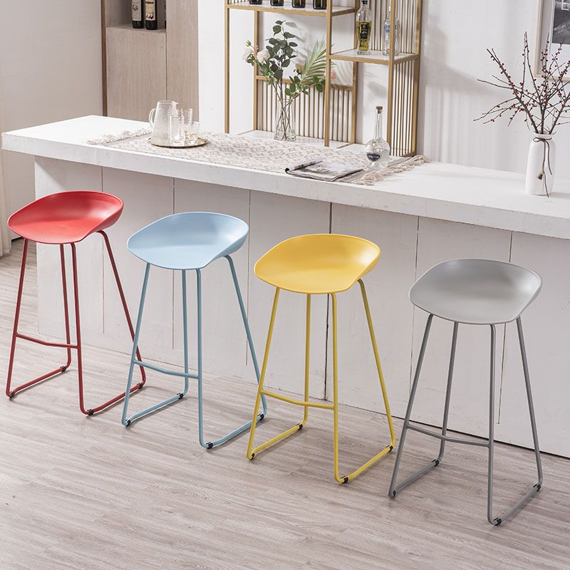 Modern Armless Backrest Counter Stool Iron Bar Stool with Plastic Seat Clearhalo 'Bar Furniture' 'Bar Stools' 'bar_stools' 'furn' 'furn_bar_stools' 'furniture_bar_stools' 'Kitchen & Dining Furniture' 'kitchen&dining_furn' 'kitchen' 'kitchen_furn' Furniture' 1200x1200_4b8b20df-7c88-458a-b652-ac8bb4ad9ce0