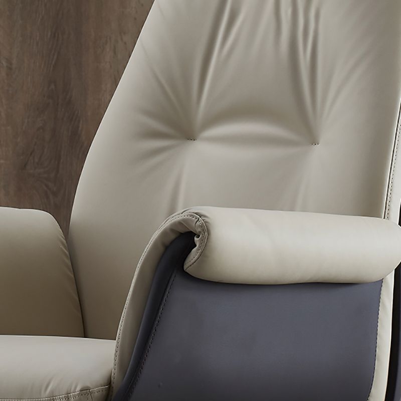 Silla de oficina giratoria ejecutiva Silla de escritorio ergonómica moderna con brazos acolchados