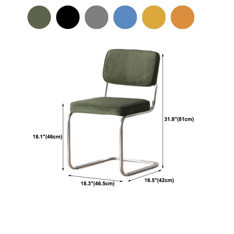 16.54 "広いスカンジナビアスタイルのシングルソファチェア固定されたバックされた腕のない椅子