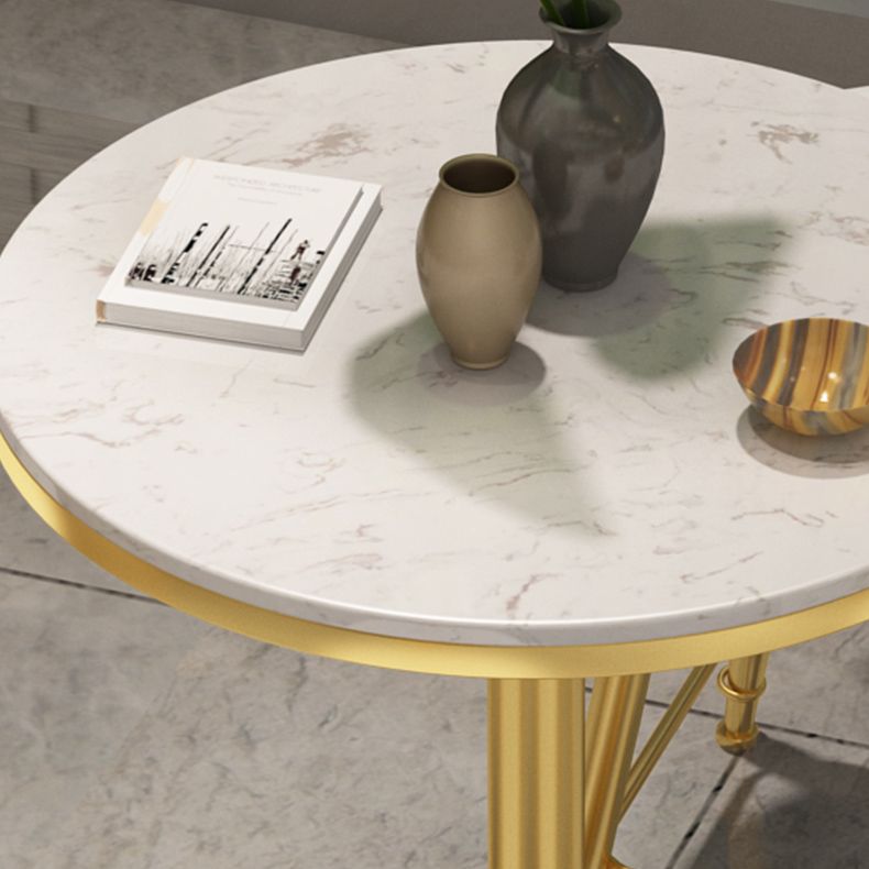 Mesa de pub de mármol sintético, mesa de bar de cócteles en blanco glamuroso con pedestal de metal