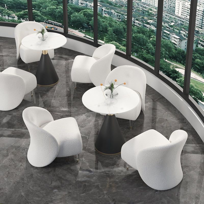 現代のソファ染色抵抗性の腕のない部屋のリビングルーム