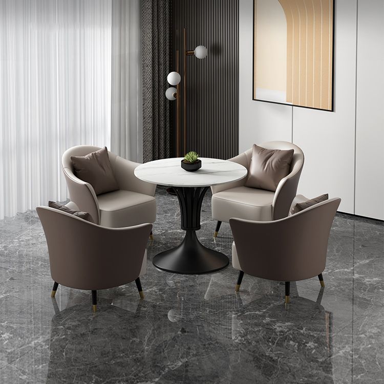 Metallglam -Essset mit gepolsterten Stühlen 1