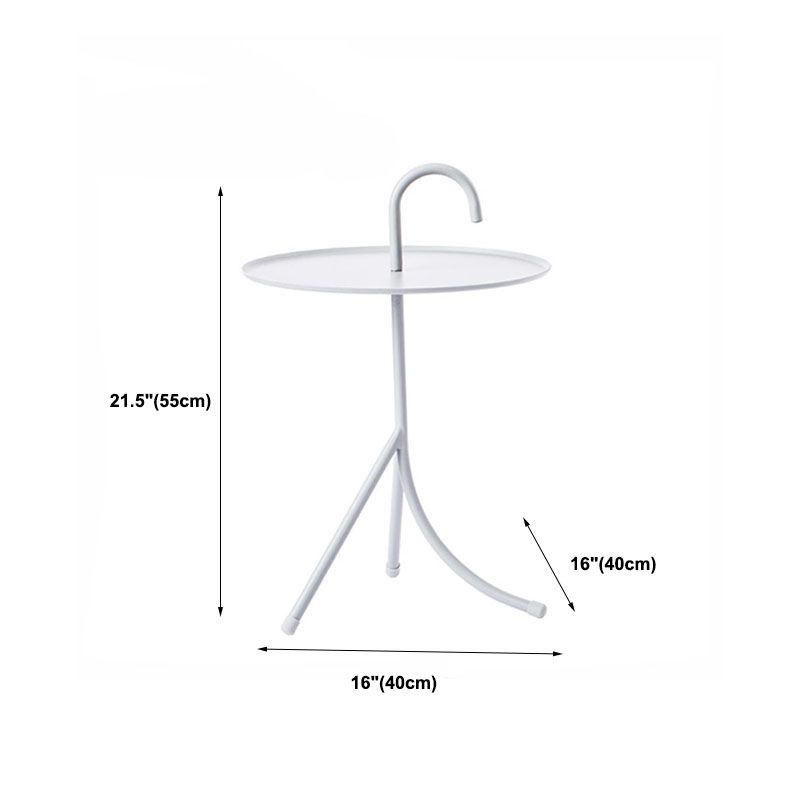 Table d'appoint en métal rond avec une base de 3 jambes dans un style moderne médiéval