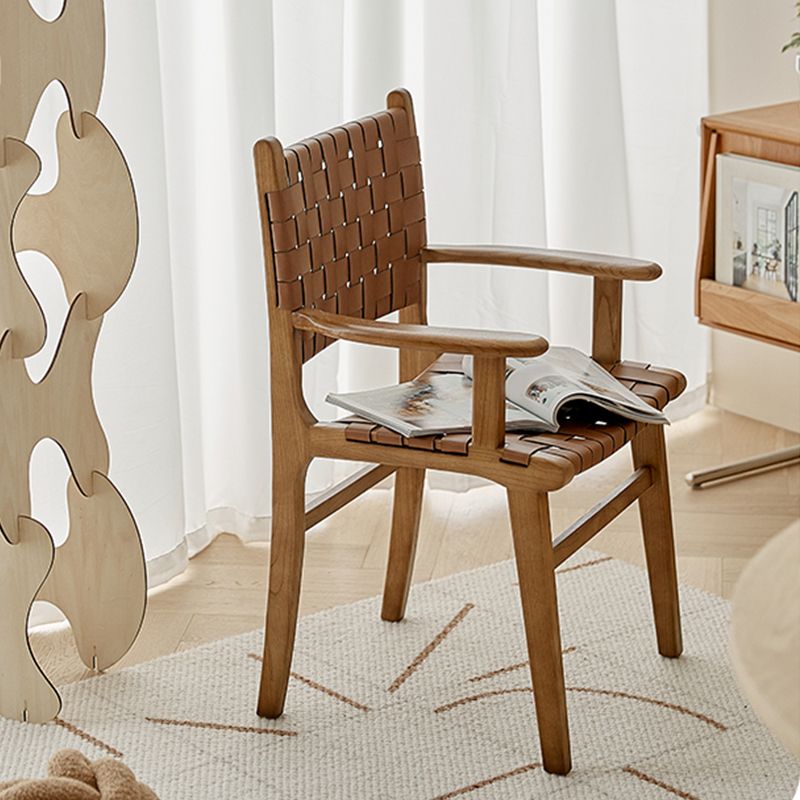 Sedia da pranzo tradizionale in legno di cenere sedia sul retro aperto per la casa