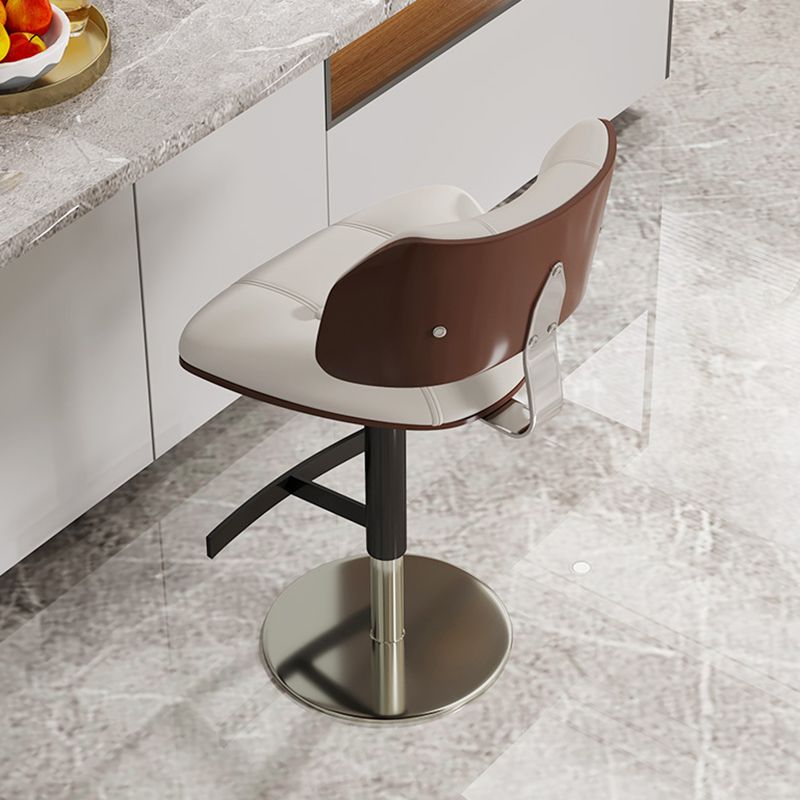 Tabouret de comptoir de randonnée de barre de métal de style glam pour le salon