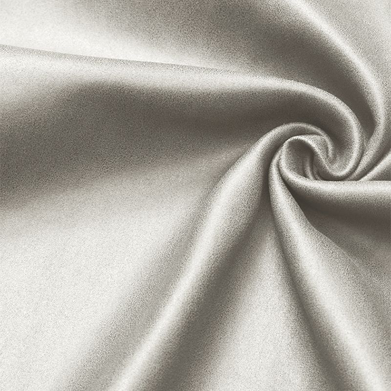 Modern wit houten standaardbed met rechthoekig paneelhoofdeinde