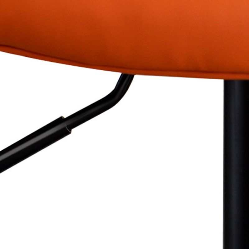 Draaibare verstelbare hoogte Bar Stool Industrial Faux lederen barkruk met voetsteun