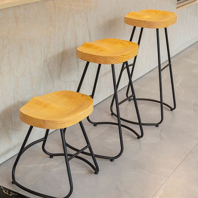 Modern Armless Backless Counter Stool Iron Bar Stool with Pedal for Milk Tea Shop Clearhalo 'Bar Furniture' 'Bar Stools' 'bar_stools' 'furn' 'furn_bar_stools' 'Furniture' 'Kitchen & Dining Furniture' 1200x1200_4d40db0c-c43a-4c12-8022-fb925995a457