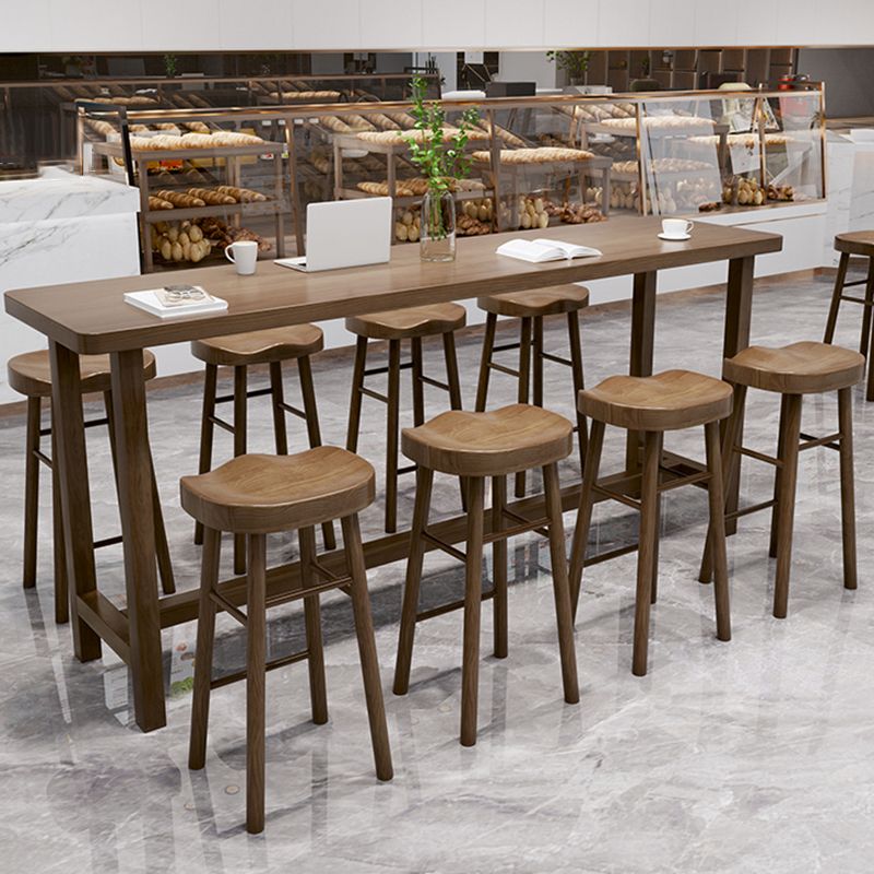 Contatore in legno massiccio e sgabelli da bar moderni sgabelli da banco marrone