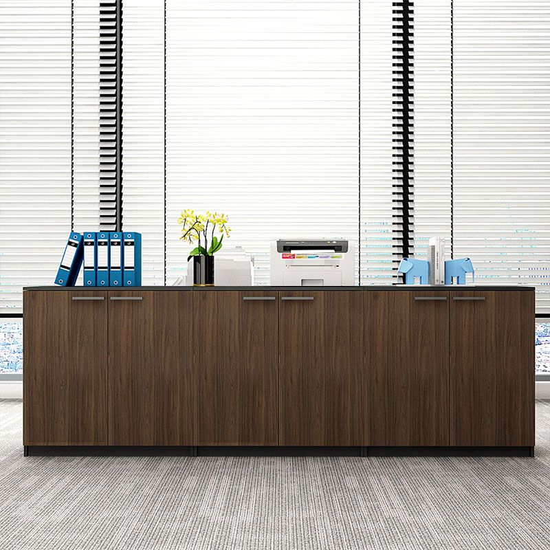 Armadio in legno di archiviazione in stile nordico