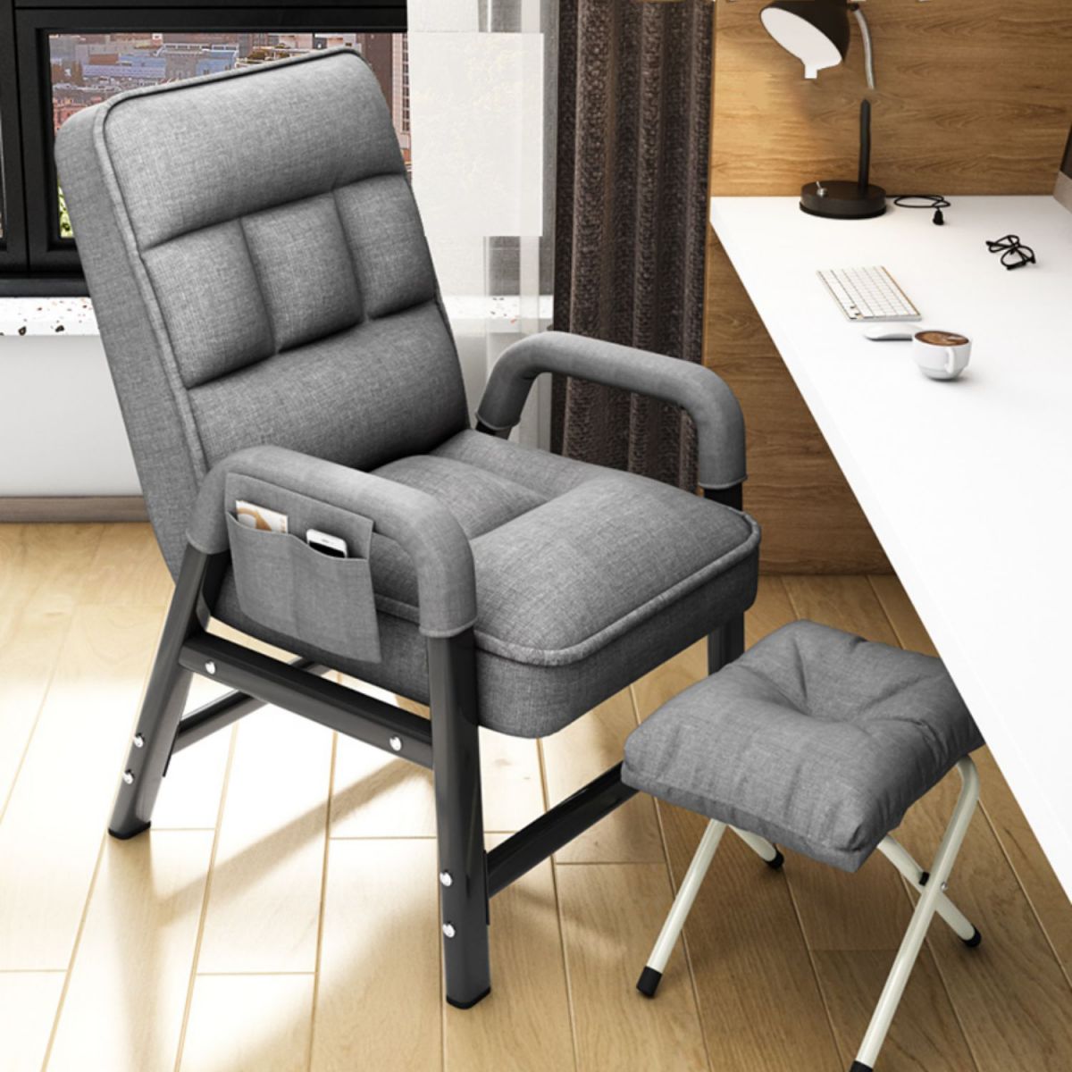 コンテンポラリーリネンブレンドリクライニングチェアとタフテッドバックとサイドポケット