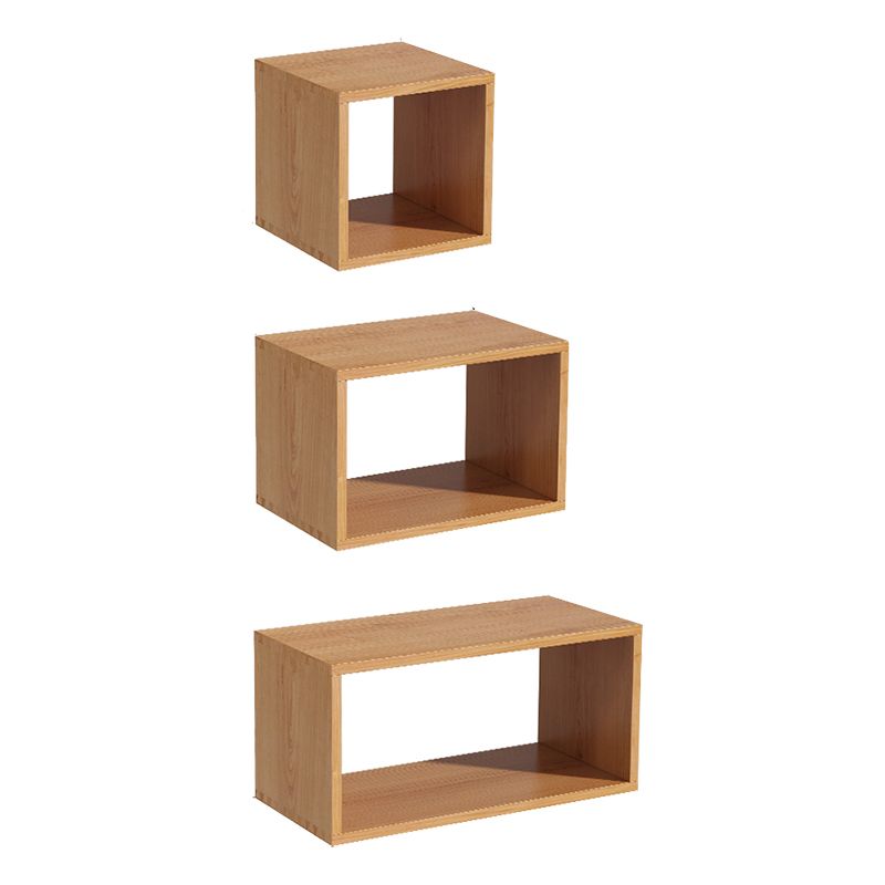 Zeitgenössisches Bücherregal mit offener Rückseite aus massivem Holz in Würfelform für das Büro