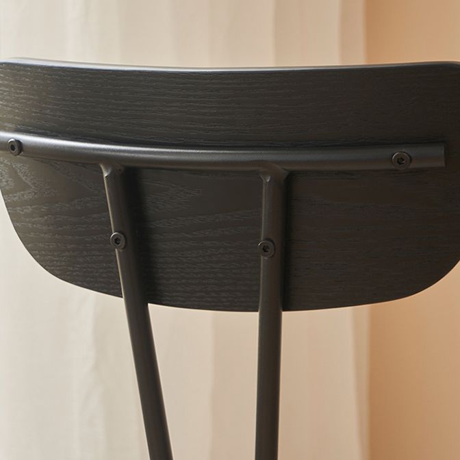 Silla lateral de estilo industrial Silla de comedor tapizada con base de metal