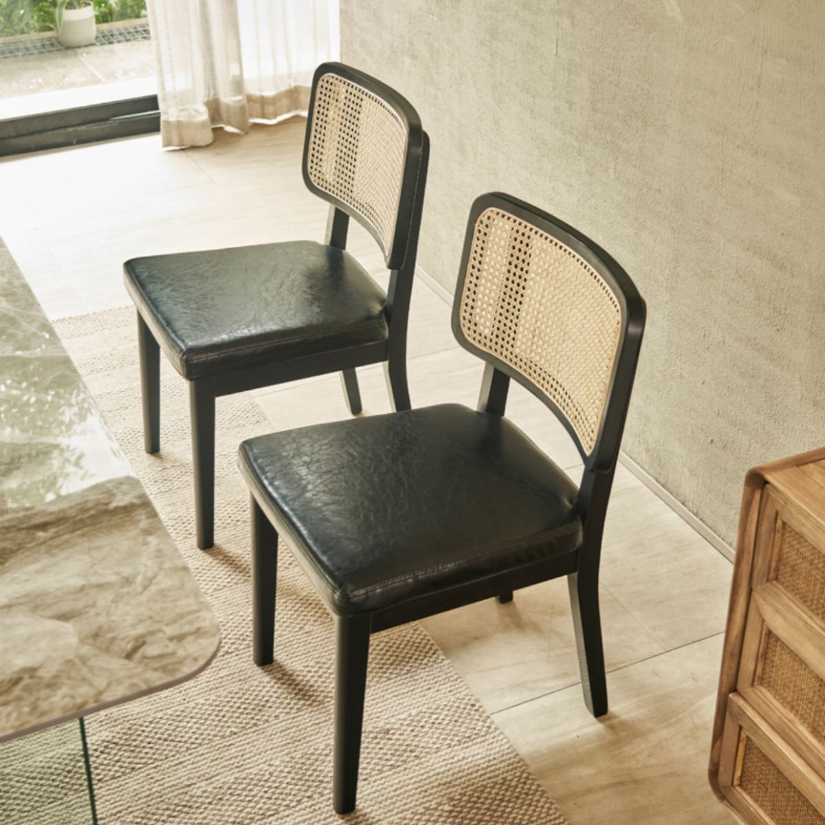 Ensemble de restauration moderne 1/4/5/7 PCS TABLE TOP TOP avec des chaises à ossature en bois massif