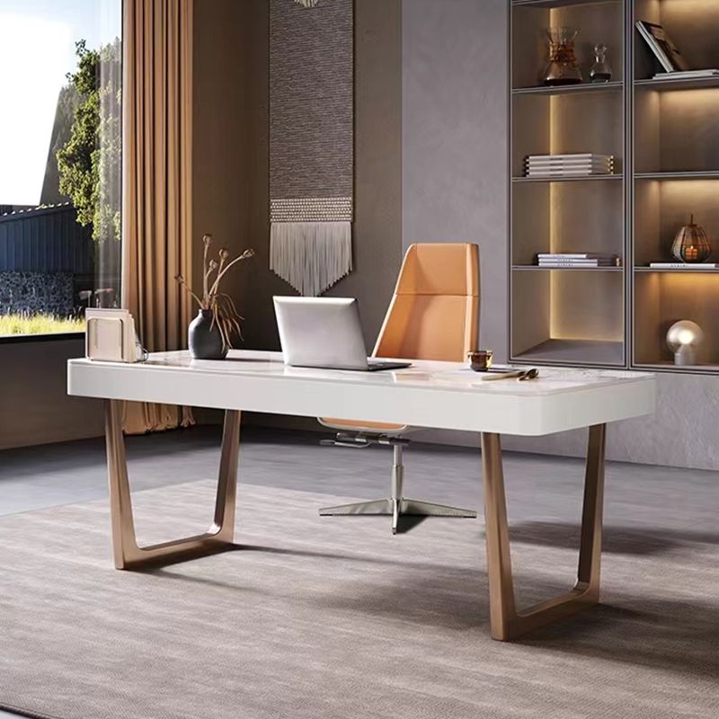 3 tiroirs d'écriture de bureau de bureau de forme rectangulaire en blanc