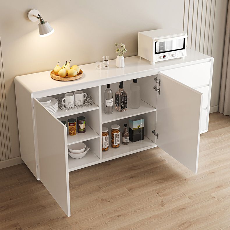 Tavolo da sideboard contemporaneo a buffet in legno con cassetti e armadi