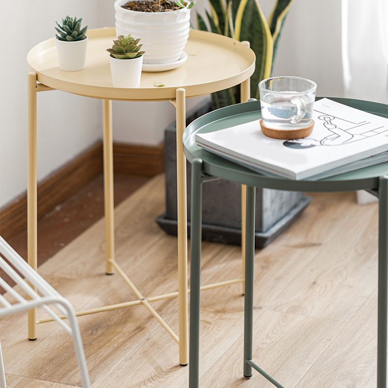 Salon scandinave table ronde de canapé-coffre table de plateau en métal