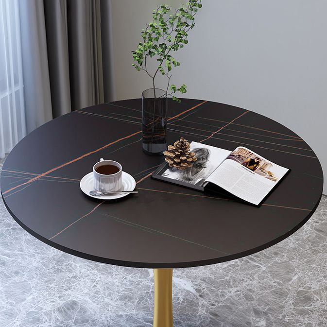 Traditionele luxe eettafel Stenen eettafel met metalen onderstel