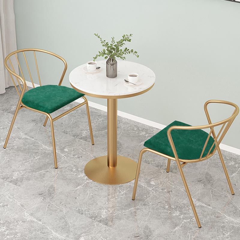 Tavolo da pranzo rotondo tradizionale tavolo in marmo con base in metallo oro