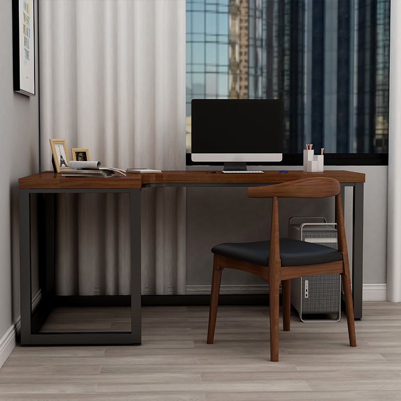 Scrivania di scrittura in stile industriale in legno massiccio a forma di ufficio