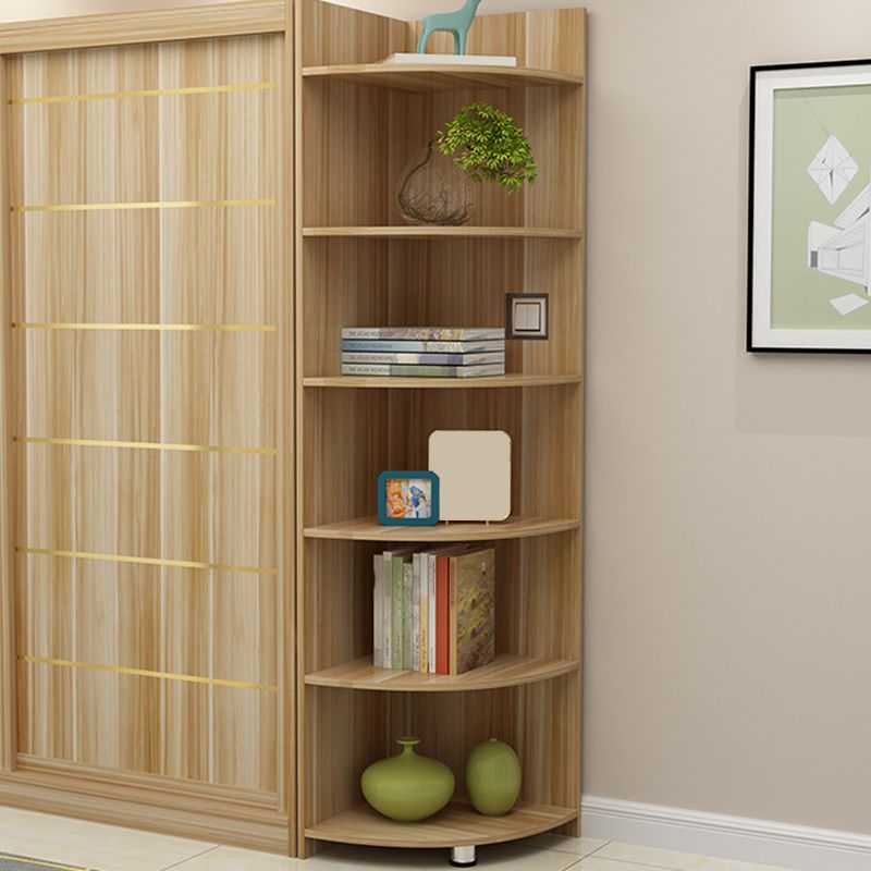 Cassa di accento del triangolo moderno di metà secolo con ripiani in legno 5 mensole