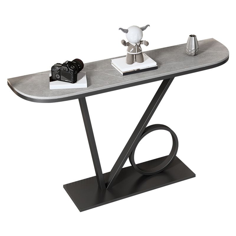 Tavolino con console superiore in pietra mezzaluna con tavolo di accento di base del piedistallo di ferro