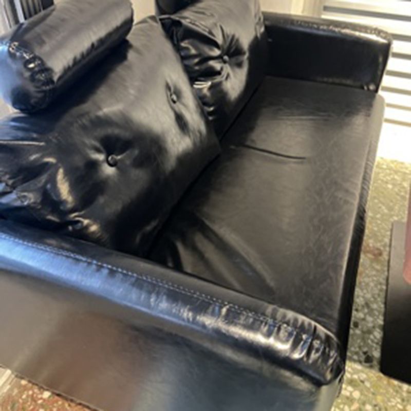 Sofá glamorosa con 2 almohadas Sala de estar de cuero de brazo cuadrado